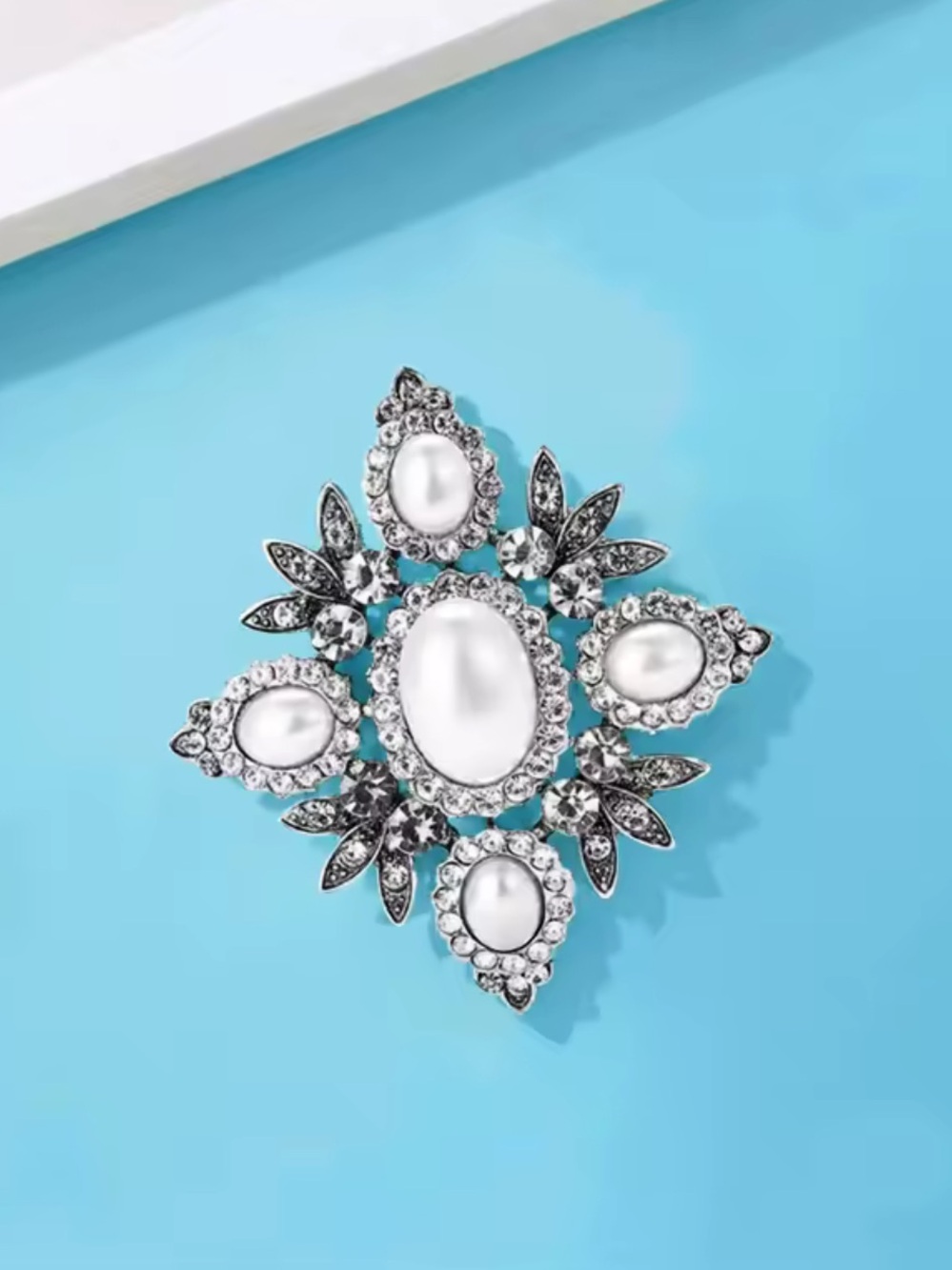 Victorian Pearl Crystal Floral Brooch - Picture 9 of 9